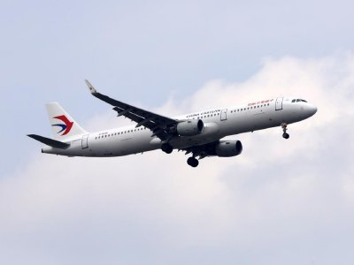 航空股午后涨幅居前 东方航空涨逾8%中国国航涨逾5%
