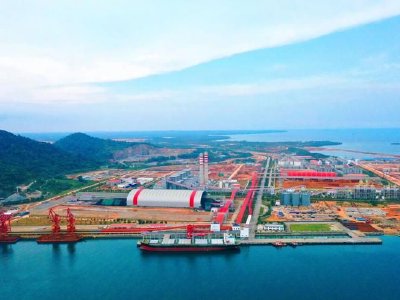 铝业股早盘集体上扬 南山铝业国际涨近6%中国铝业涨近5%