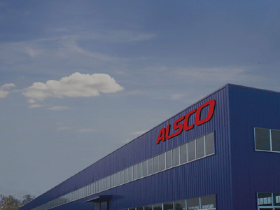 安永审核年报发现7300万可疑转账 优乐赛共享上市未满月即停牌 股价较发行价跌去65% 中介机构是否尽职？