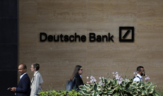 资料图片：2019年7月8日，英国伦敦，德银企业标识。