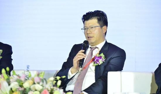 李平：互联网催生了网店 但保险离不开代理人