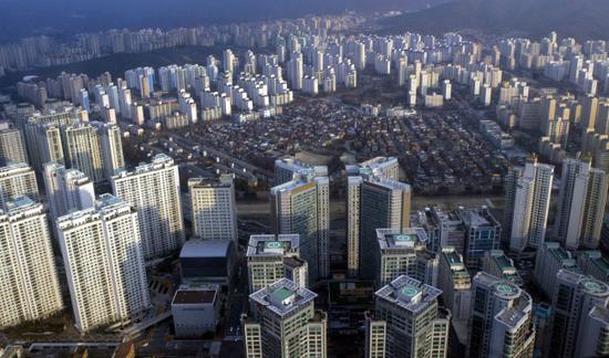 韩国去年住宅成交量飙升近60% 引发过热担忧