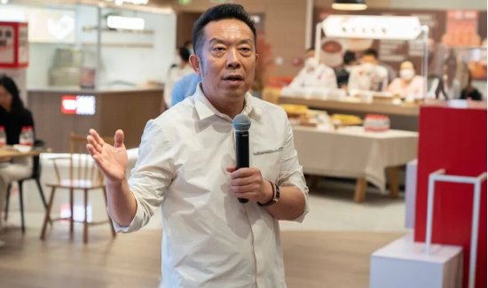 哔哩哔哩:瑞幸咖啡兑换码回收-今晚10点！西贝贾国龙将再回应罗永浩，过去24小时发生了啥？