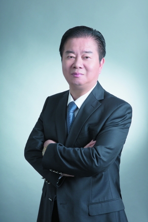 全国人大代表、香港中华出入口商会会长林龙安：积极推进服务业数字化转型 推动数字经济人才培训