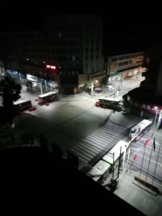 （1.30深夜中心城区的道路被封）