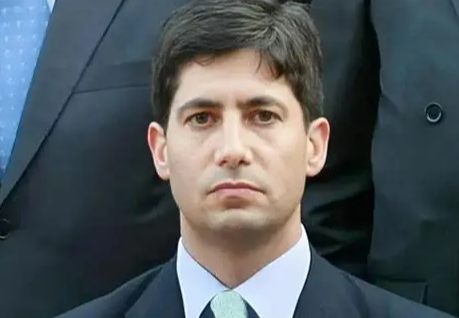 特朗普正式提名沃什出任美联储主席