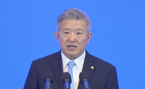 泰康董事長(zhǎng)陳東升：當(dāng)前正處在AI、生命科學(xué)革命前沿，疊加長(zhǎng)壽時(shí)代來(lái)臨，人類社會(huì)將迎來(lái)深刻變革