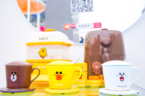 九阳LINE FRIENDS联名款小家电。