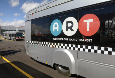 图1 比亚迪交付的k11纯电动巴士