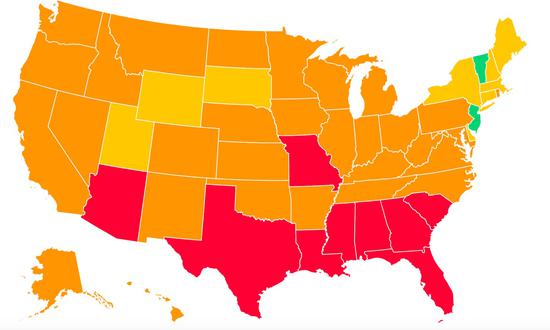  （美国各州疫情控制图，红色表示高危地区。数据来源：CovidActNew.org）