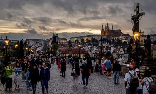 美国人正以创纪录数量离开美国