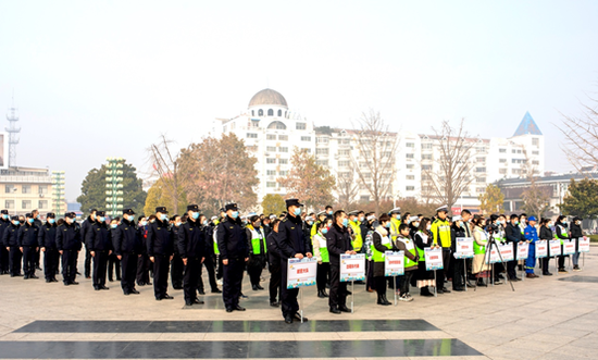 “寻找中国好车主”公益活动走进江苏邳州