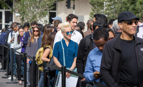 美国上周初请失业金人数微降 长期均值小幅上升