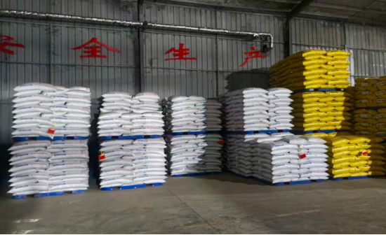 工厂内等待出售的饲料