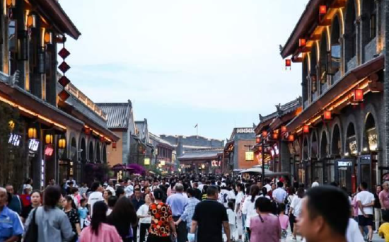 延安红街用这“四个字”吸引年轻人