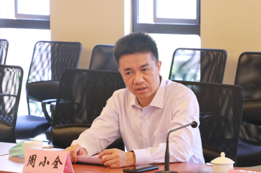 图为周小全