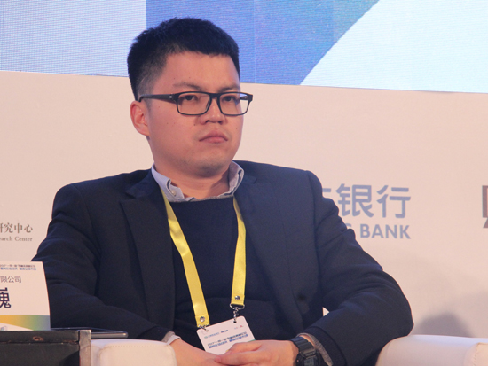 江苏亨鑫科技有限公司董事长，江苏亨通光电股份有限公司董事崔巍