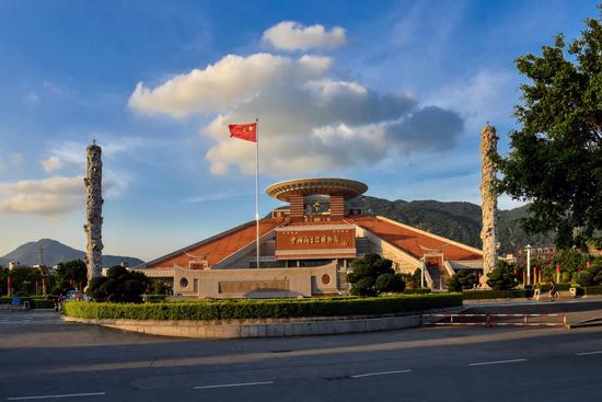 九日山全景(陈英杰摄影)