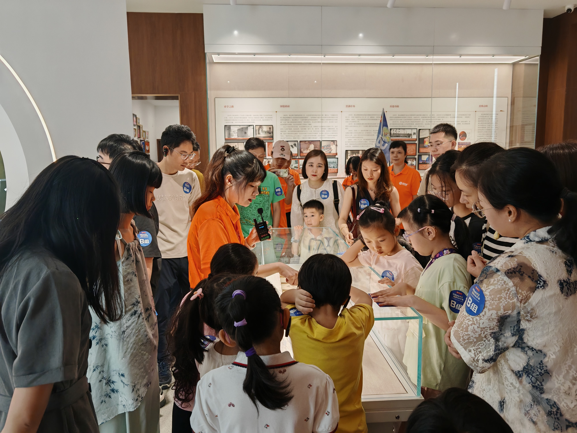亲子研学团参观林志彬教授灵芝学术成果馆