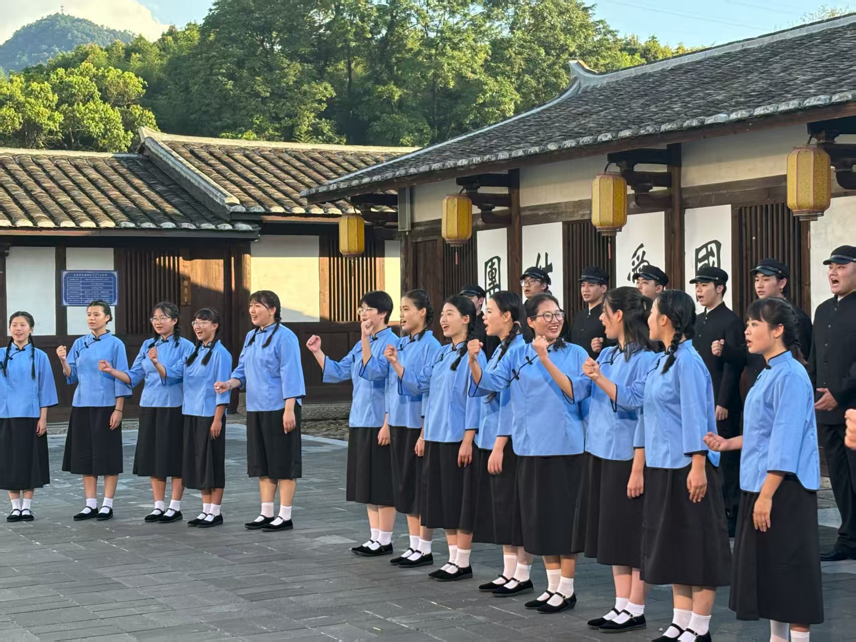 两岸青年在国立福建音乐专科学校旧址
