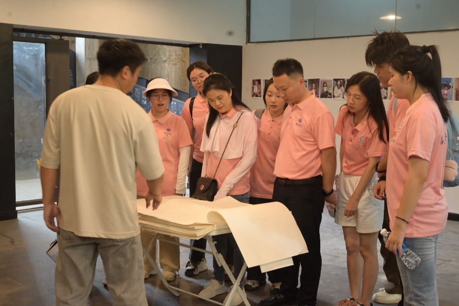 实践队参观中国美术学院乡土学院教学实践基地