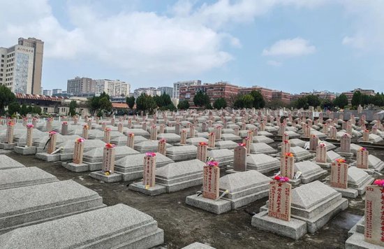 “哥，我们来看你了”！山东烈属时隔53年跨越千里来厦门湖里祭扫