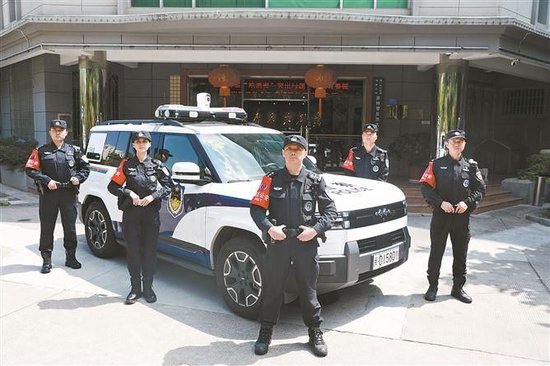 湖里区平安建设宣传月主题活动举行 警车巡组首次亮相