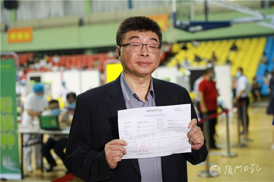 台湾知名人士邱毅在厦施打新冠疫苗："我要在我老家打！"_新浪福建_新浪网 - Vimarsana News