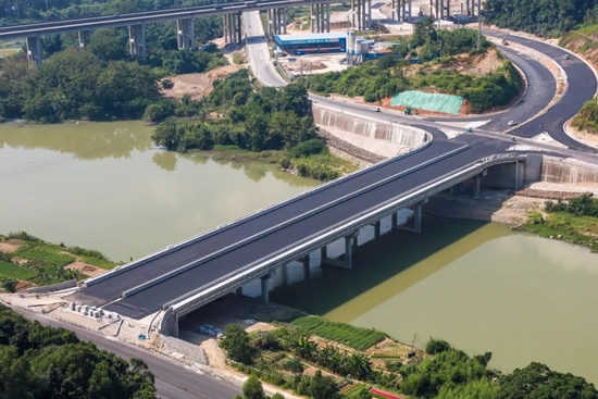 重磅快讯北二通道新天地大桥桥面沥青已铺好通车在即