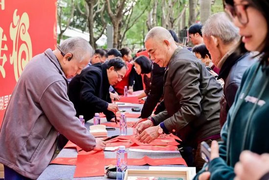 湖里送“福”啦！书法家现场写春联，非遗剪纸免费体验，时间就在……