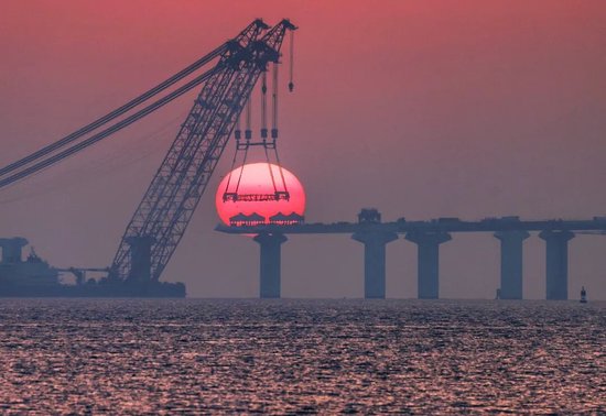 闵仲平丨山海潮涌又一春 奋勇争先启新程