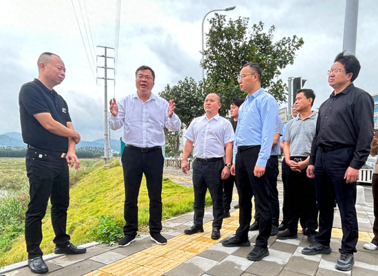 福州市委常委福清市委书记叶仁佑莅临御冠食品考察调研