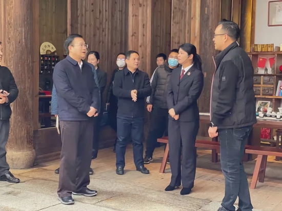 2022年2月10日上午,台江区委书记梁栋在区委副书记余养挺和区委常委