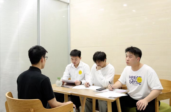课堂面试实战现场(陈昱琛/摄)