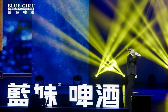 (图:蓝妹啤酒携手两大实力唱将带来双重惊喜)