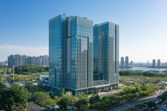 据悉,"金龙广场"由澳门金龙集团匠心打造, 项目位于厦门湖里区两岸