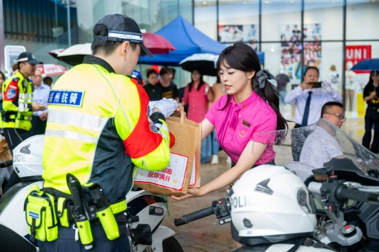麦满分爱心餐致敬高考守护者