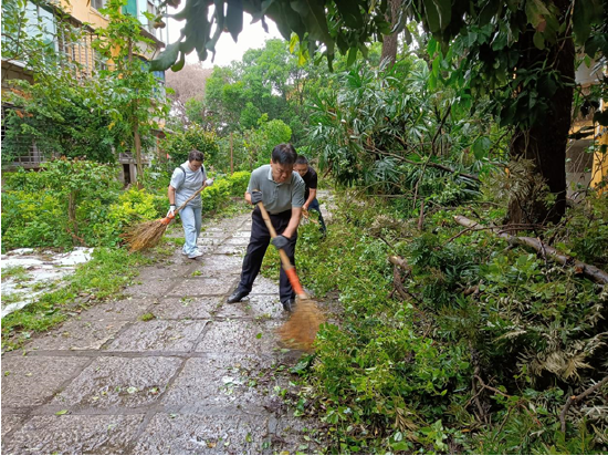 泉州市体育局在职党员高向阳雨后初歇,家住云谷社区的高向阳同志,看到