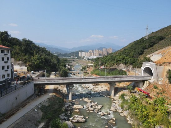 厦铁路华安城外移工程进入静态验收阶段。林涛 摄