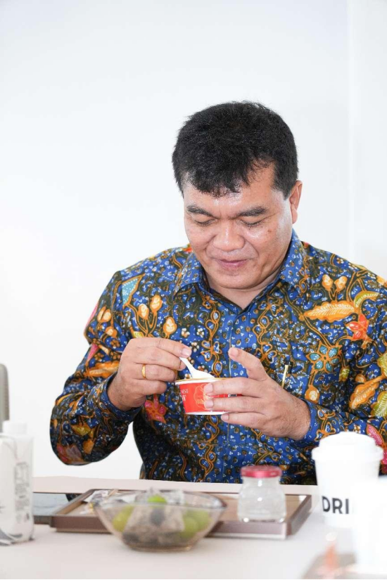 印度尼西亚检疫局局长品鉴碗燕燕窝印度尼西亚检疫局局长致辞活动当日