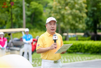 燕之屋执行董事、总裁、燕之屋高尔夫俱乐部会长李有泉发表致辞