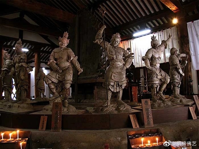 八世纪彩绘木雕药师如来坐像,奈良新药师寺供奉.