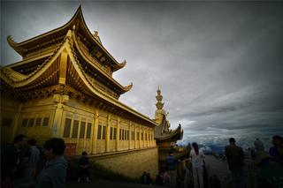 佛教圣地：峨眉山风光