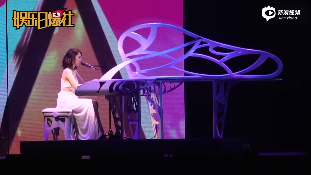 邓紫棋感慨这一年巡演 否认演唱会造型出自男朋友之手