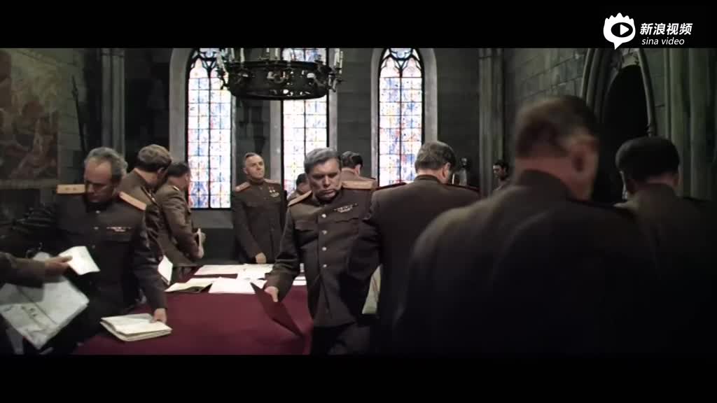 电影《解放:柏林战役》片段:探照灯助攻苏军发起柏林战役