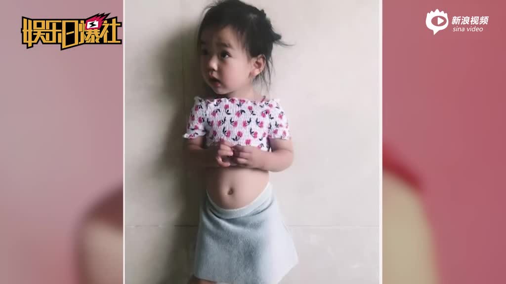 董璇晒女儿近照