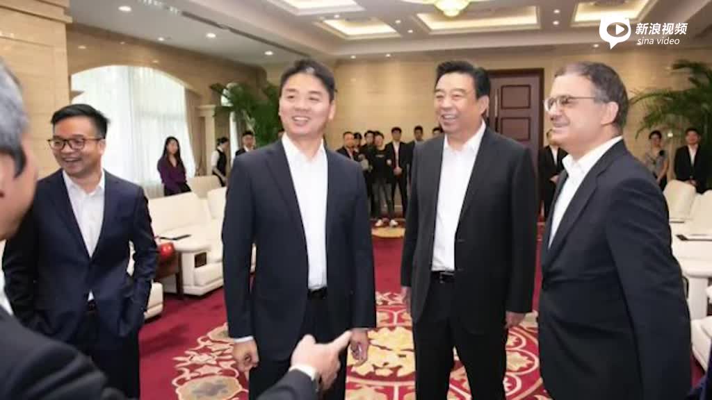 刘强东回国恢复工作精神饱满