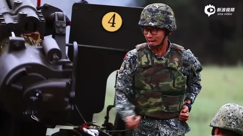 台军在澎湖举行反登陆作战操演 坦克上滩头列队开炮_手机新浪网