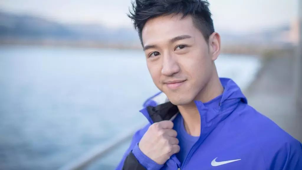 31岁前tvb男星签新公司望东山再起