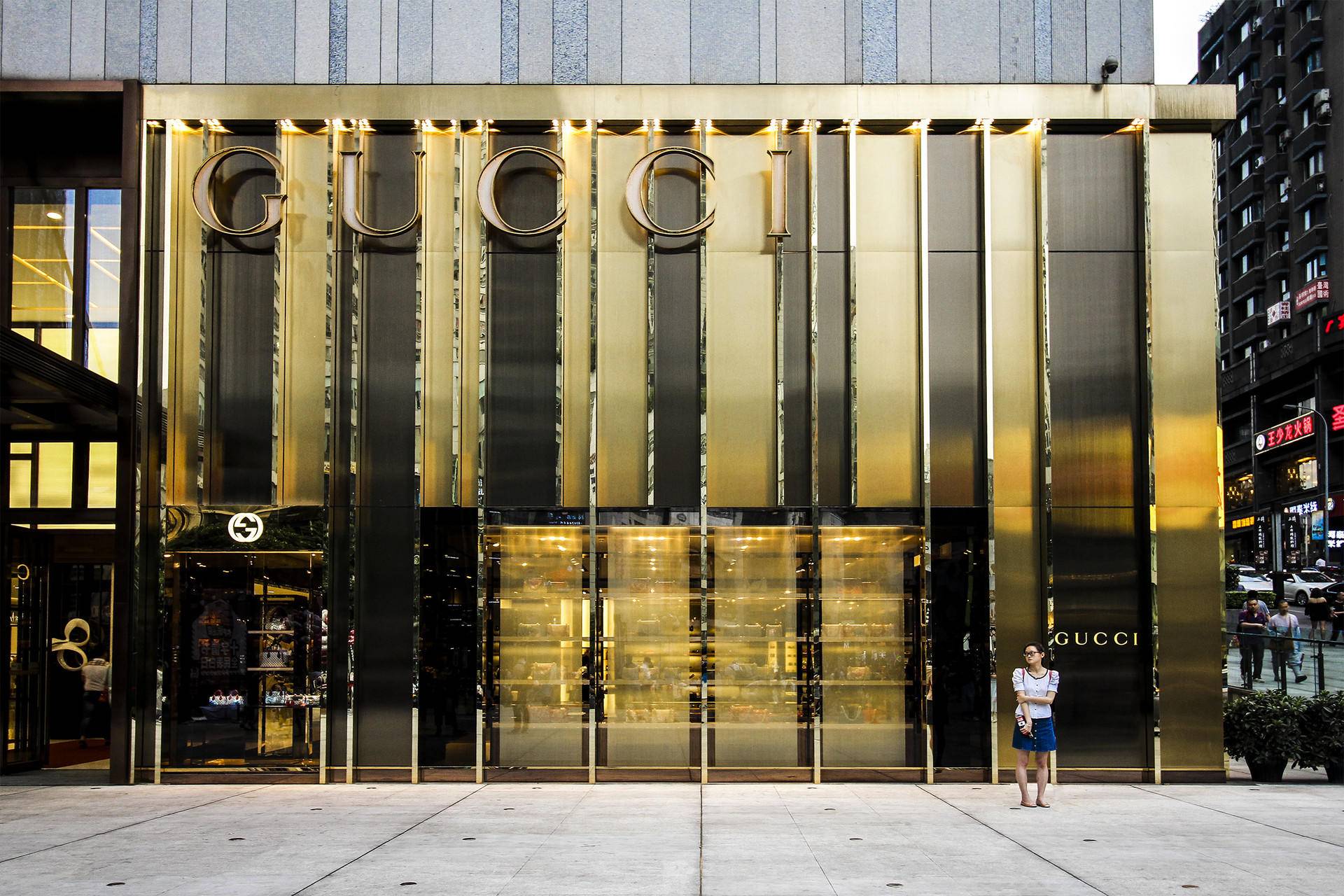 对中国市场又爱又怕?古驰ceo称因假货泛滥不与国内电商合作